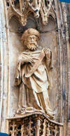 statue de saint Jacques dans l' Église Saint-Pierre à Bordeaux 