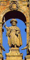 Statue de saint Jaques sur la Cathédrale de Compostelle